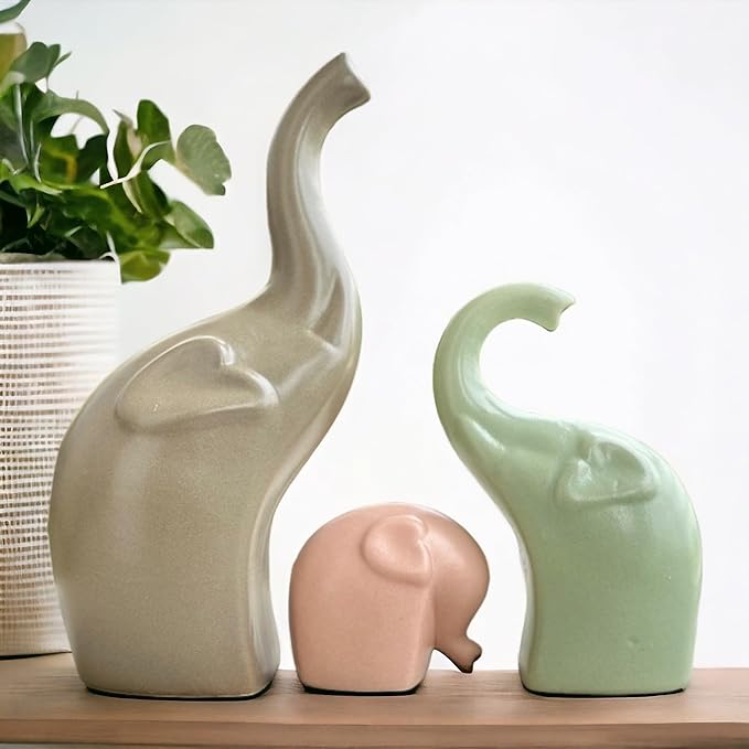 URBAN SENSE | Elephant Family Matte Finish Ceramic Figures | Home Decor Living R